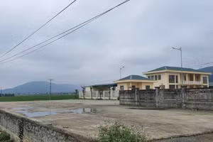 Trụ sở Trạm kiểm dịch động vật nội địa tại phường Đậu Liêu (thị xã Hồng Lĩnh, Hà Tĩnh) dù được xây mới khang trang nhưng chưa thể bàn giao.