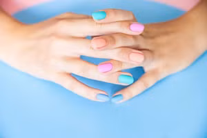 Độc chất trong sơn móng tay ảnh hưởng đến gan