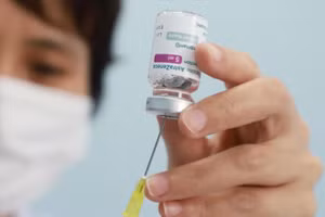 Nhóm nguy cơ được khuyến cáo tiêm mũi 4 vắc-xin Covid-19.