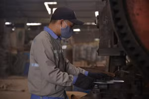 Lao động sản xuất trong khu công nghiệp tại Bắc Ninh.