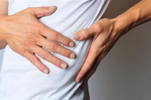 Bệnh đau dây thần kinh liên sườn có nhiều nguyên nhân. 