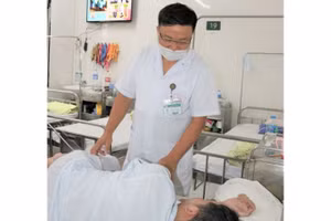 Phụ huynh nên chú ý khi trẻ có những hành vi bất thường. Ảnh: BVCC