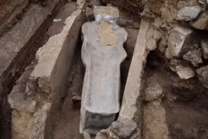 Phát hiện quan tài bằng chì bên dưới Nhà thờ Đức Bà Paris