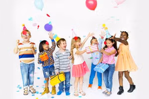 Cha mẹ có thể mua sắm trực tuyến trước kỳ nghỉ Tết.