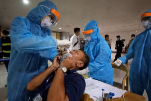 Việc dừng quy định xét nghiệm Covid-19 khi nhập cảnh được cho là cần thiết. Ảnh minh họa.