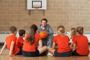 Trẻ được khuyến nghị dành 60 phút mỗi ngày cho hoạt động thể chất.