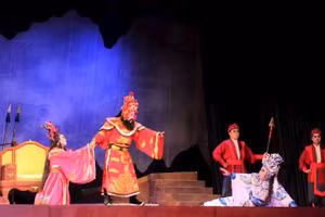 Vở hát bội “Chiếc áo thiên nga” của Nhà hát Nghệ thuật Hát bội Thành phố Hồ Chí Minh
