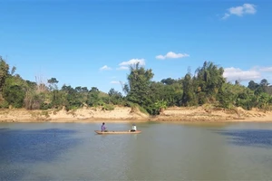 Dòng sông Đăk Bla là nơi gắn bó với cuộc sống hàng ngày của người dân ở làng du lịch Kon Kơ Tu.