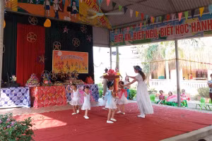 Tiết mục biểu diễn văn nghệ Trường Mầm non Phương Khoan. Ảnh tư liệu của Phòng GD&ĐT huyện Sông Lô. 