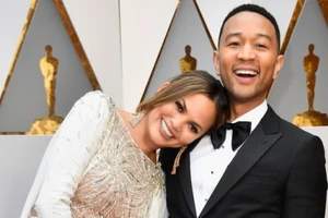 John Legend - Chrissy Teigen.