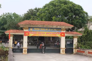 Trường THCS Tân Minh (huyện Thường Tín) nơi xảy ra sự việc học sinh đánh bạn trong lớp. 