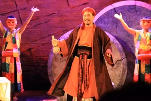 Nhân vật lịch sử Nguyễn Hữu Chỉnh được dàn dựng trên sân khấu Nhà hát Kịch Việt Nam qua vở “Thế sự”.