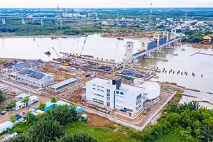 Dự án ngăn triều gần 10.000 tỉ đồng vẫn chưa thể về đích.