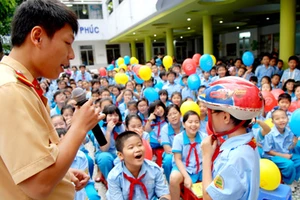 Triển khai giáo dục an toàn giao thông trong chương trình nhà trường