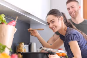 Muối không tốt cho sức khỏe tình dục của bạn một chút nào. (Ảnh: ITN)