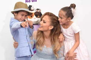 Với Jennifer Lopez, vai trò quan trọng nhất là làm mẹ. (Ảnh: ITN).