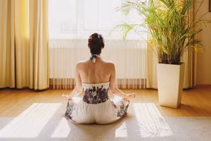 Nếu bạn kiên trì và biến thực hành thiền thành thói quen đều đặn hàng ngày, bạn sẽ thấy nó mang lại rất nhiều lợi ích lâu dài. (Ảnh: ITN) 