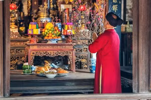 Văn khấn ngày mùng 1/2 Âm lịch năm Giáp Thìn 2024 