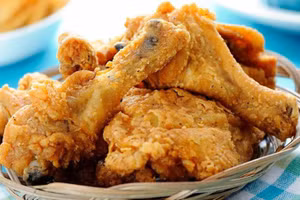 Chất béo gây cản trở khả năng sản xuất hormone của tuyến giáp. (Ảnh: ITN)