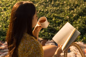 Khi bạn cần nghỉ ngơi, hãy ngắt kết nối khỏi điện thoại, máy tính xách tay và đồng hồ thông minh. (Ảnh: ITN).