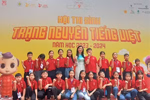 Đoàn tỉnh Lào Cai tham gia vòng thi Đình, cuộc thi Trạng nguyên Tiếng Việt.