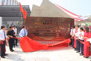 Trường Tiểu học Hà Nội – Điện Biên Phủ được xây dựng nhằm hướng tới kỷ niệm 70 năm Chiến thắng Điện Biên Phủ.