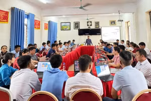 Các đại biểu tham gia tập huấn tại trường PTDTBT THCS Mường Nhé.