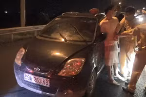 Đối tượng manh động, nguy hiểm, có nồng độ cồn và không chấp hành cách ly y tế khi lực lượng Công an đưa đi cách ly thì lái xe bỏ chạy trên cao tốc Hà Nội – Thái Nguyên.