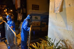 Trong ngày 11/9 nhiều quận tại Tp Hà Nội đã quyết định dỡ bỏ, điều chỉnh vùng cách ly y tế để phòng, chống dịch Covid-19.