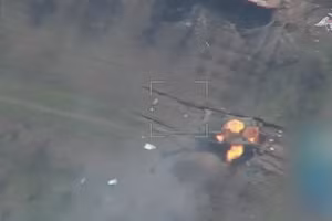 UAV Lancet hạ gục pháo binh Anh.