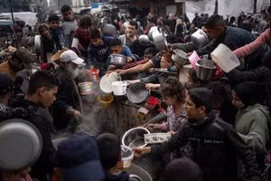 Các cơ quan viện trợ quốc tế cho biết Gaza đang bị thiếu lương thực (Ảnh: Fatima Shbair/AP)