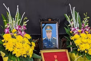 Thiếu tá phi công Trần Ngọc Duy. Ảnh: Văn Đức/Lao động