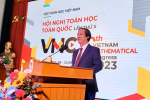 Bộ trưởng Bộ GD&ĐT Nguyễn Kim Sơn phát biểu khai mạc tại Hội nghị Toán học toàn quốc lần thứ X.