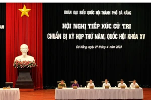 Đoàn ĐBQH TP. Đà Nẵng tiếp xúc cử tri các quận Hải Châu, Thanh Khê và Sơn Trà. Ảnh: Hoàng Vinh. 