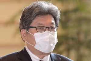 Bộ trưởng GD, Văn hóa, Thể thao, Khoa học và Công nghệ Koichi Hagiuda.