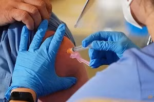 Tiêm vaccine chống Covid-19 tại Mỹ.