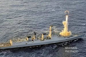 Ấn Độ thử tên lửa BrahMos.