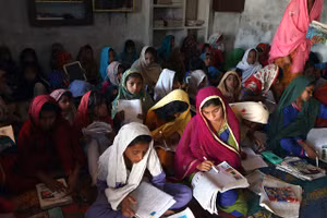 Trẻ em gái Pakistan.