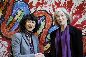 Các nhà khoa học Emmanuelle Charpentier (trái) và Jennifer Doudna.