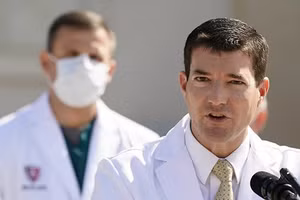 Bác sĩ Sean Conley cho biết TT Trump có thể xuất viện sớm nhất vào 5/10 (giờ Mỹ).