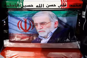 Nhà vật lý hạt nhân Iran Mohsen Fakhrizadeh bị ám sát.