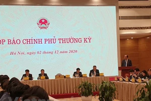 Bộ trưởng, Chủ nhiệm Văn phòng Chính phủ Mai Tiến Dũng phát biểu tại buổi họp báo. (Ảnh: PV/Vietnam+).