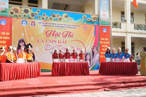 Các đội chơi tham gia hội thi "Là con gái để tỏa sáng" đến từ Trường THCS Hưng Dũng, THCS Hưng Bình và THCS Trường Thi.