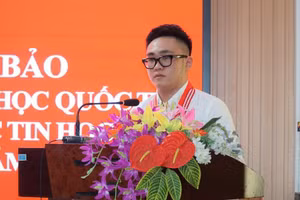 Trương Văn Quốc Bảo - nguyên học sinh Trường THPT chuyên Phan Bội Châu 2 lần giành Huy chương Bạc Olympic Tin học quốc tế.