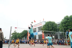 Hơn 500 vận động viên là cán bộ, nhà giáo tham gia hội thao truyền thống ngành giáo dục Nghệ An.