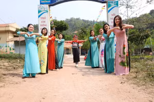 Phút thư giãn của các cô giáo của trường Mầm non Sen Thượng.