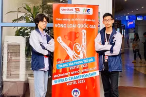 Hai học sinh đạt điểm tuyệt đối.