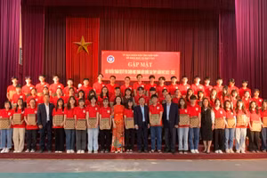 Lãnh đạo Sở GD&ĐT Điện Biên gặp mặt, tiếp sức cho các "sĩ tử" trước ngày thi.