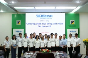 Hơn 1 tỷ đồng học bổng cho 60 sinh viên xuất sắc