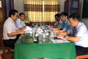 Đoàn thanh tra Bộ GD&ĐT làm việc tại 1 Điểm thi ở tỉnh Quảng Ngãi. Ảnh N.P.